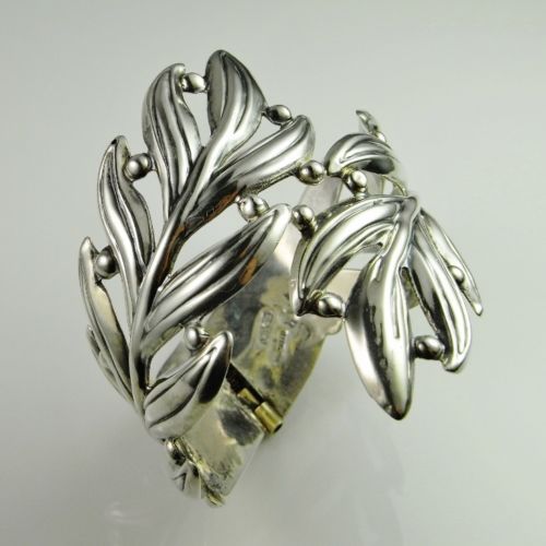 1940's laurel wreathsilver clamper bracelet